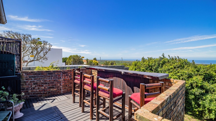 5 Bedroom Property for Sale in Lovemore Park Eastern Cape
